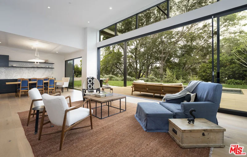 8466 Allenwood Road, Los Angeles, CA 90046